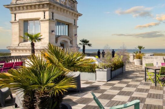 Rooftop Du Château Mader Avec Vue Panoramique Sur Le Bassin D'Arcachon